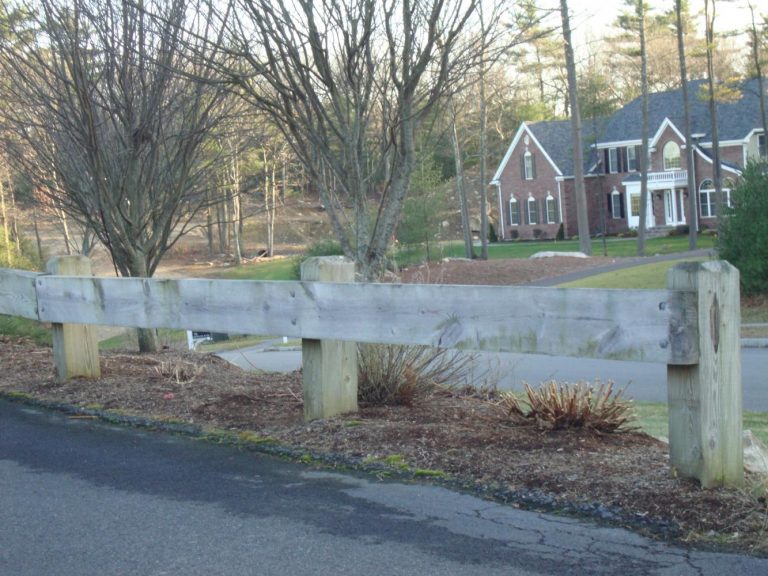 residential driveway guardrail (4) Reliable Fence